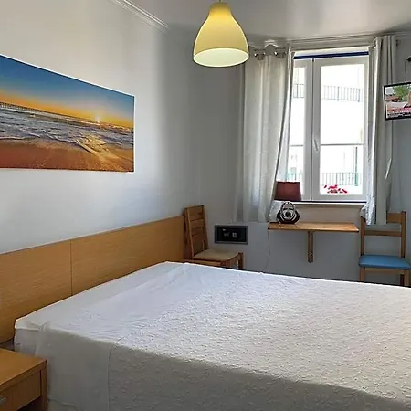 Hotel Weaa 2*
